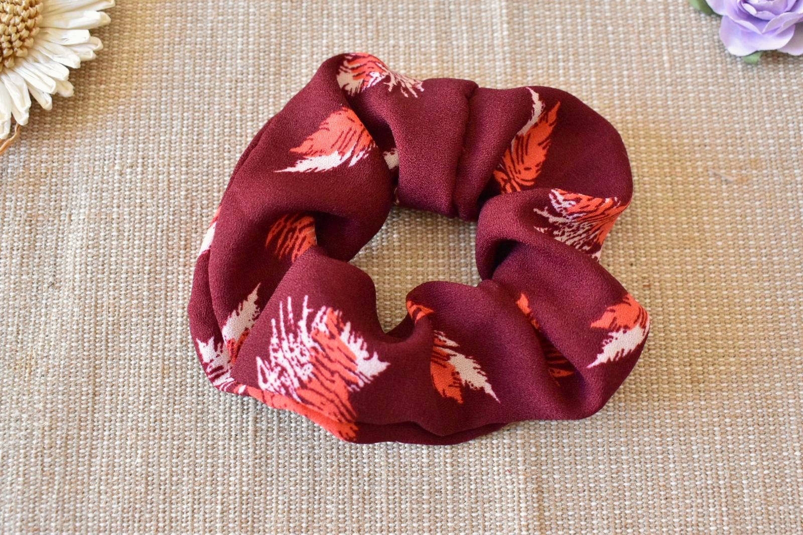 chouchou bordeaux motifs rouges