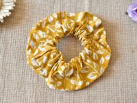 chouchou jaune fleurs blanches