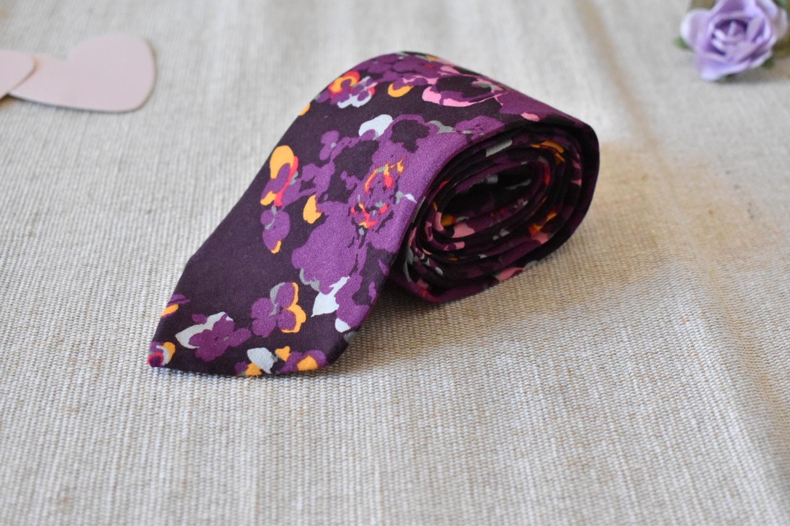 Cravate, Pochette et Bandeau - Fleuris Tons Prune – Image 3