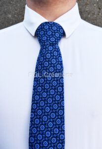 Cravate bleue Fleurs Bleues