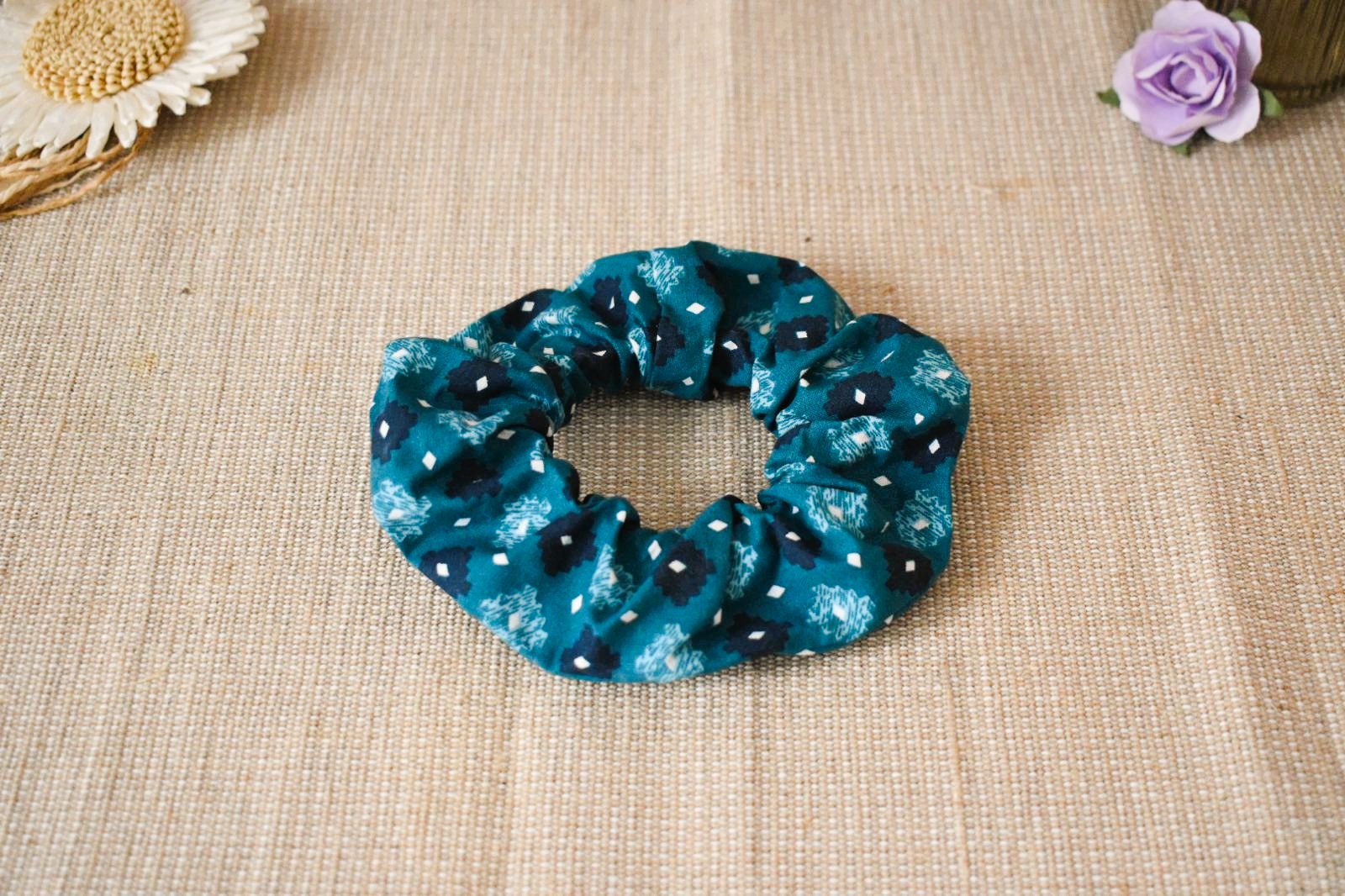 chouchou bleu losanges