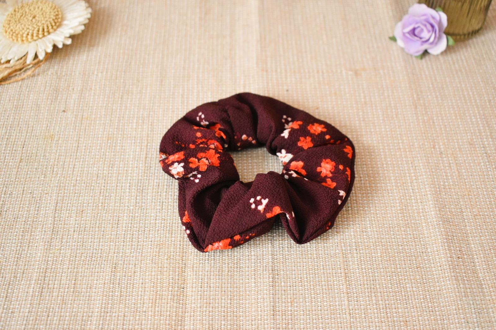 chouchou bordeaux fleuri