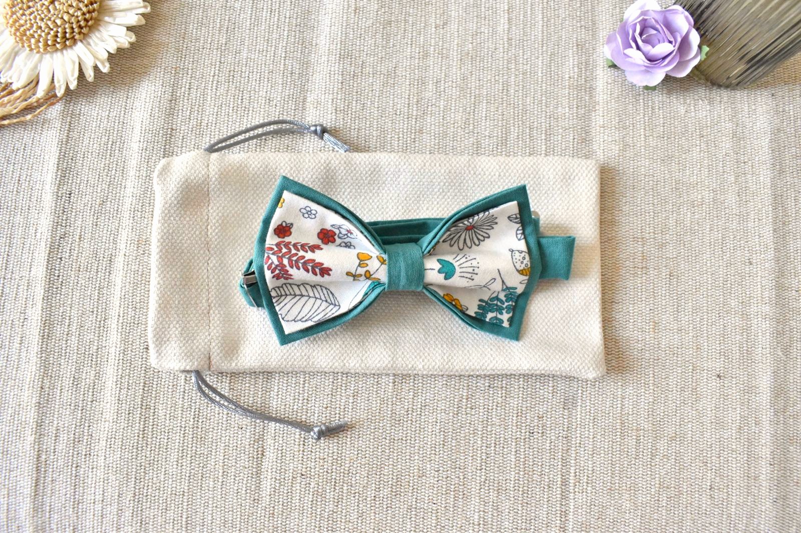 noeud papillon vert et motifs