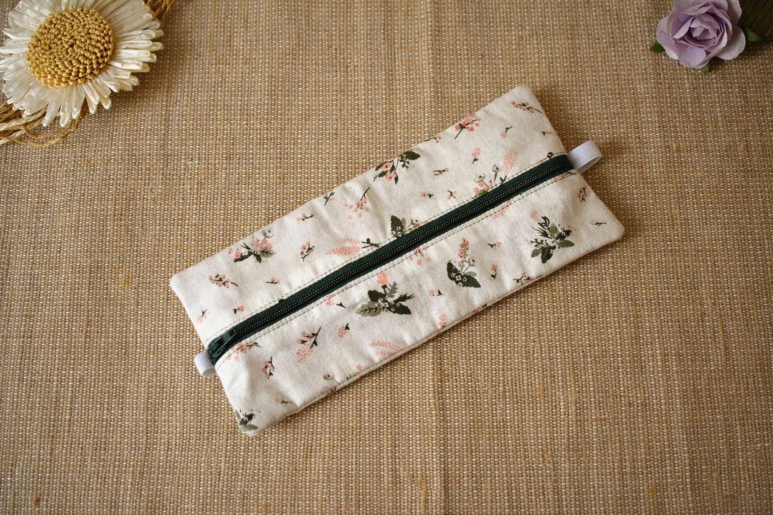 trousse_elastique_blanche_fleur