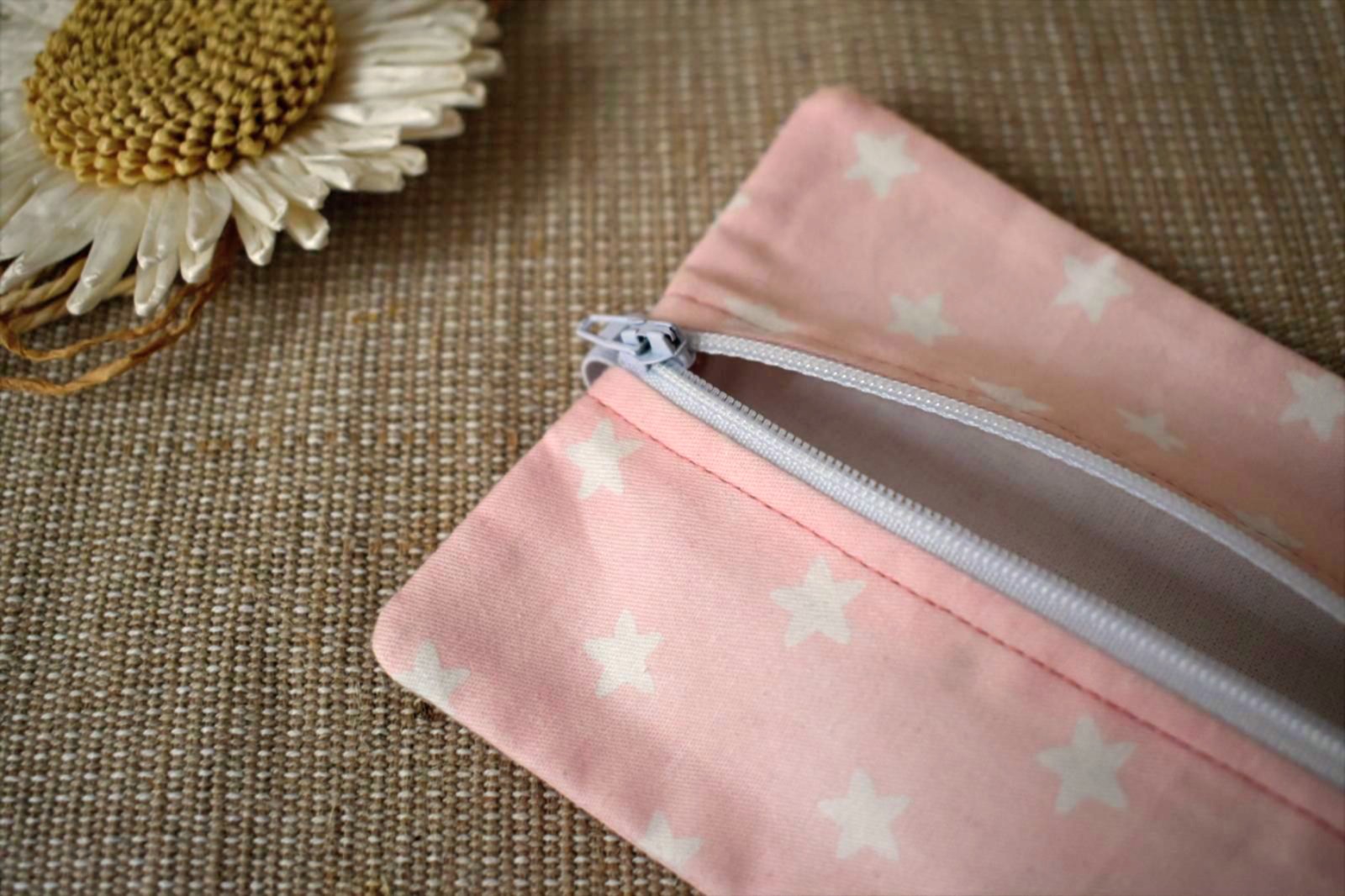 Trousse Élastique - Rose à Étoiles – Image 2