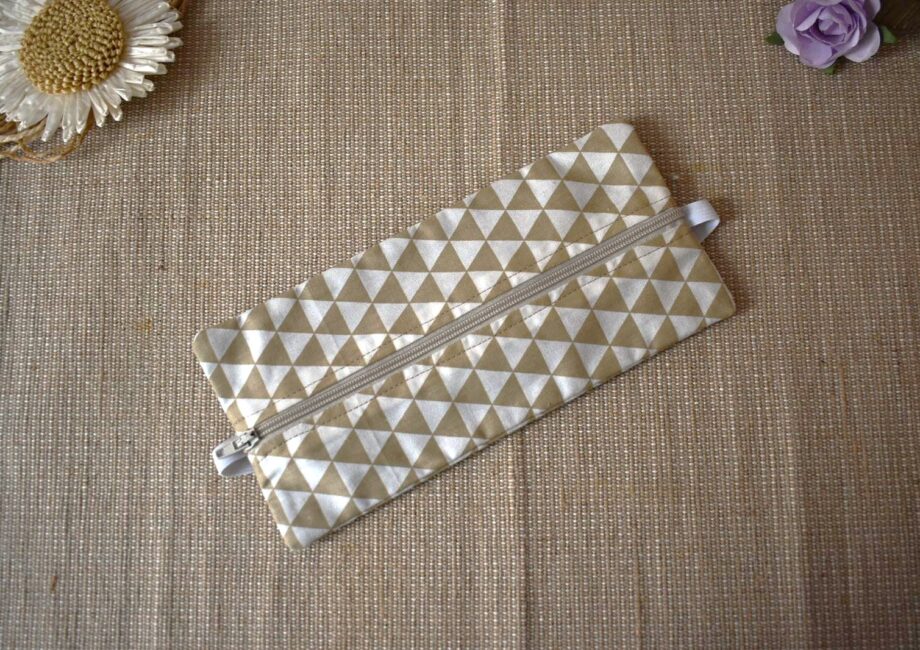 trousse élastique géométrie beige