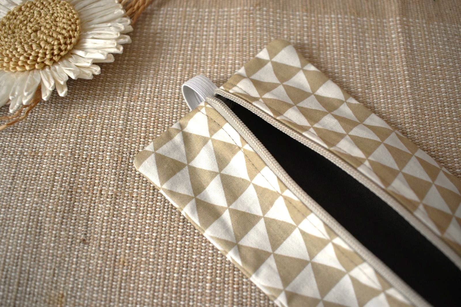 Trousse Élastique - Géométrique Beige – Image 3