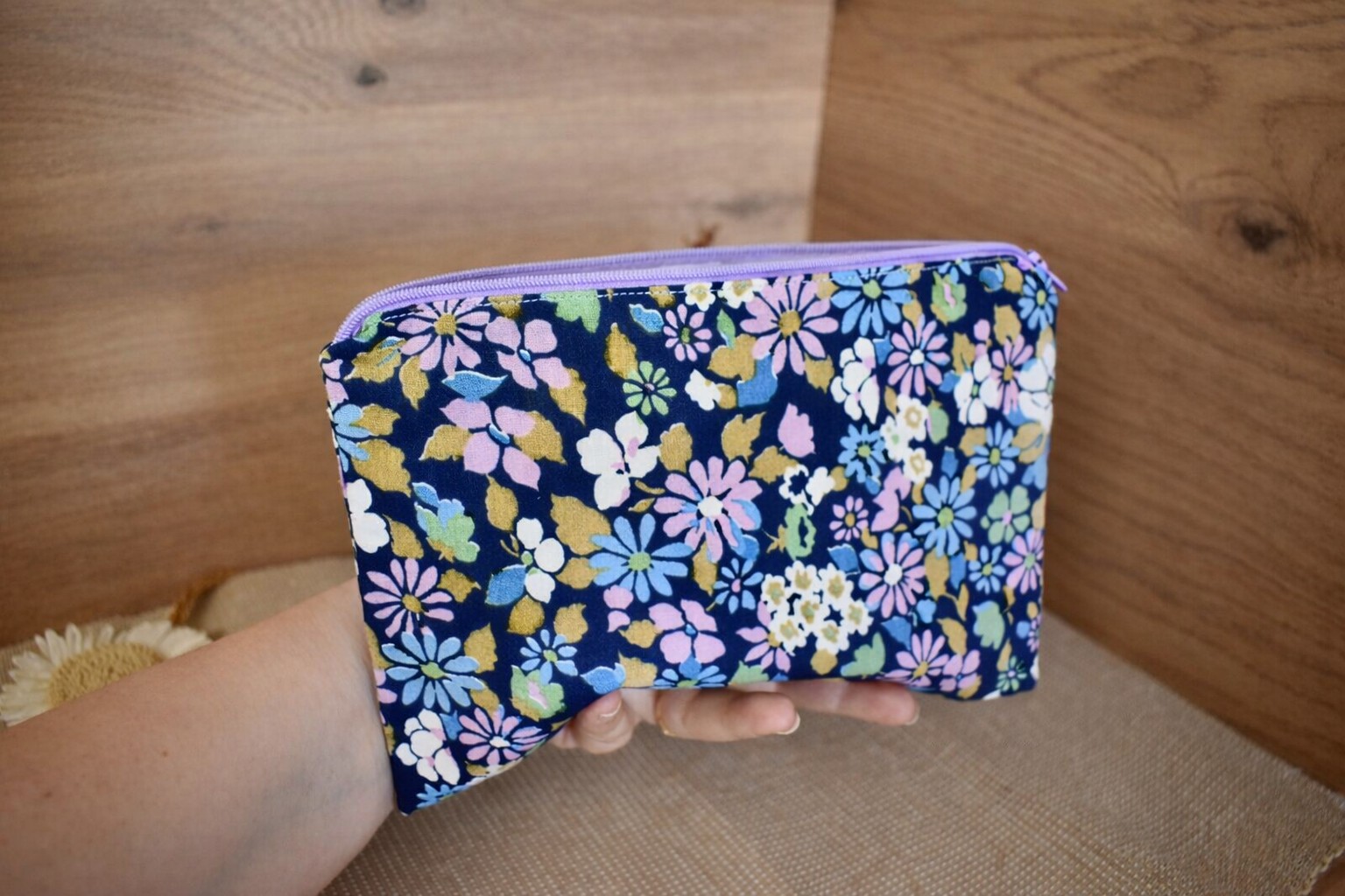 Trousse Plate - Bleu Fleurs Pastel – Image 3