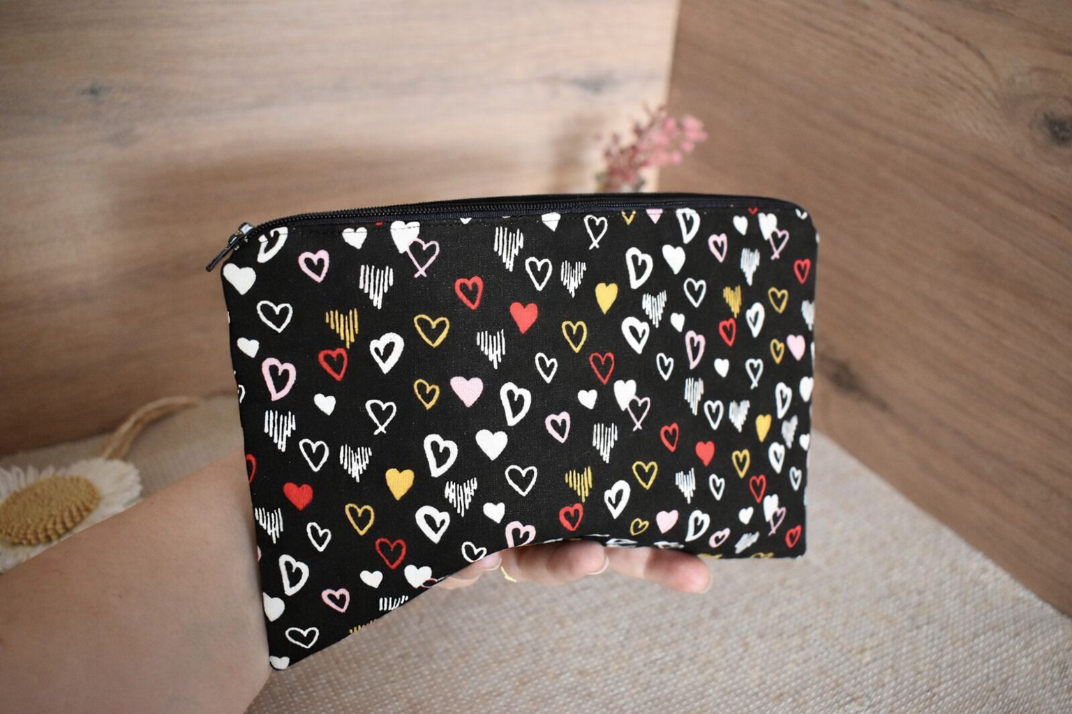 Trousse Plate - Noir Petits Cœurs – Image 3