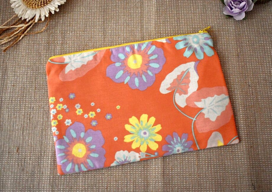 trousse fleurie orange