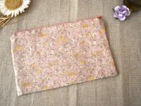 Trousse-fleurie-rose