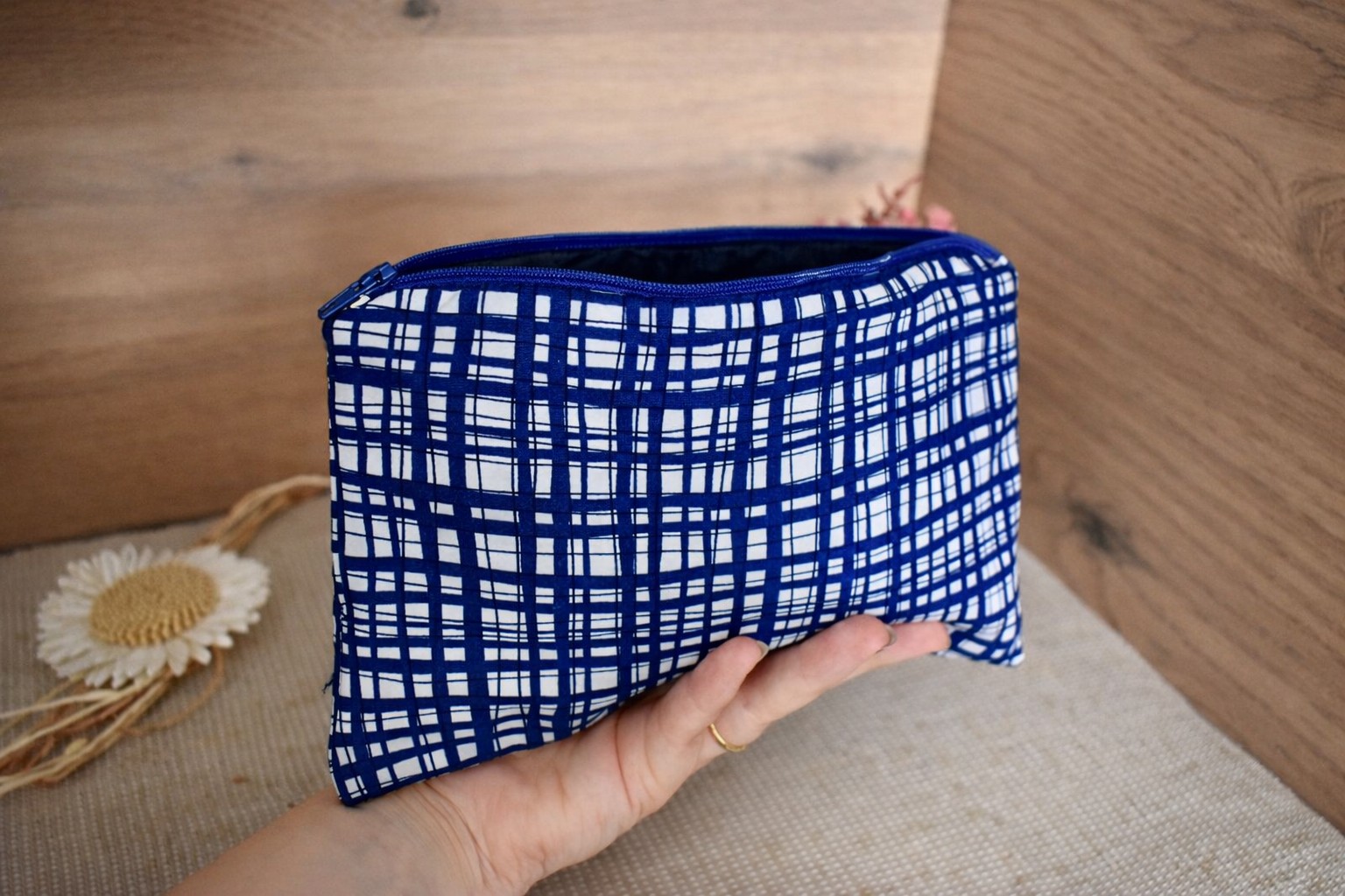 Trousse Plate - Motif Géométrique Bleu – Image 3